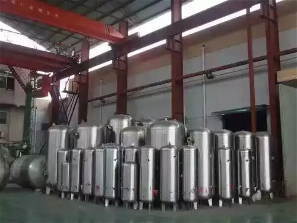 不銹鋼儲(chǔ)氣罐（0.8-1.6Mpa）